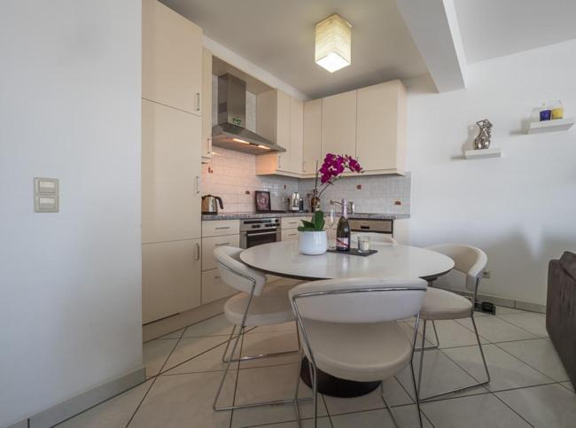 Luxury Penthouse Apartment With 3 Balconies -2 Bedrooms -Petrus View & Parking Luxembourg Eksteriør bilde