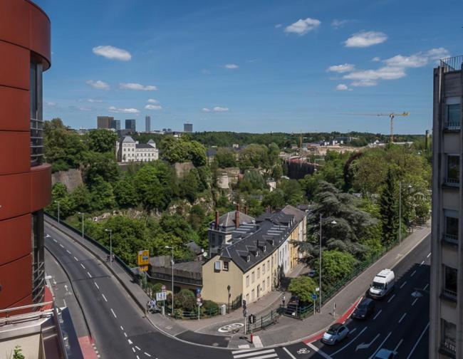 Luxury Penthouse Apartment With 3 Balconies -2 Bedrooms -Petrus View & Parking Luxembourg Eksteriør bilde